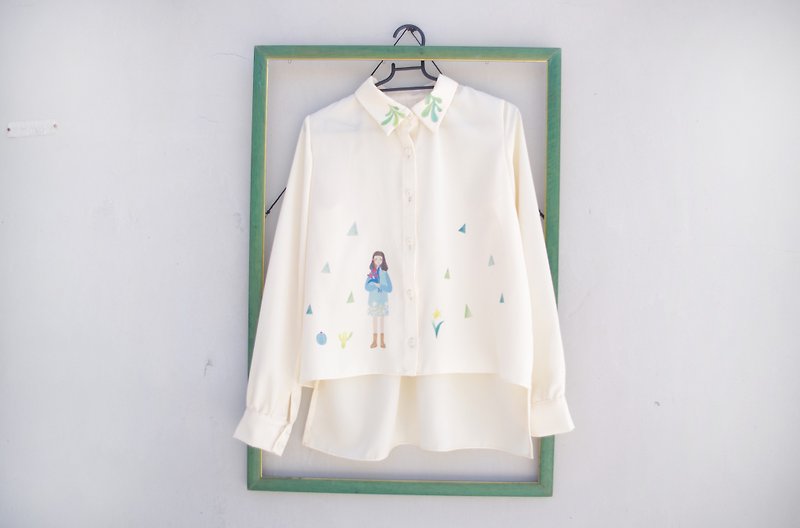 4.5 studio- independent hand-made picture book illustrator off-white long-sleeved shirt - do not eat meat Bear and Blue Planet Girl page4 - Women's Shirts - Other Materials Yellow