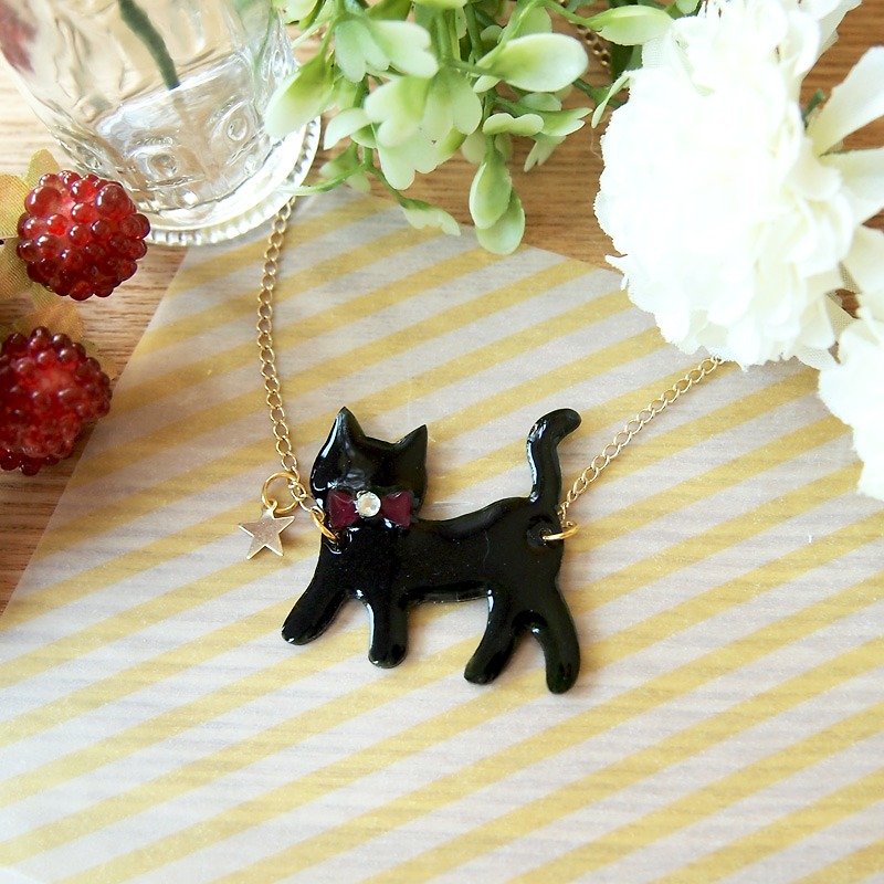 Meow手作紅蝴蝶黑色貓貓金星星項鍊 - 項鍊 - 塑膠 黑色