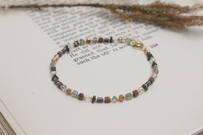 Glass bead bracelet （Erreth-akbe） - สร้อยข้อมือ - เครื่องเพชรพลอย สีทอง