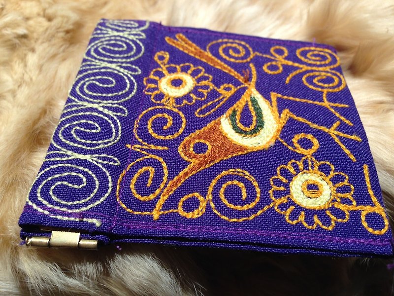Alpaca hand-embroidered shrapnel coin purse - กระเป๋าใส่เหรียญ - วัสดุอื่นๆ สีม่วง