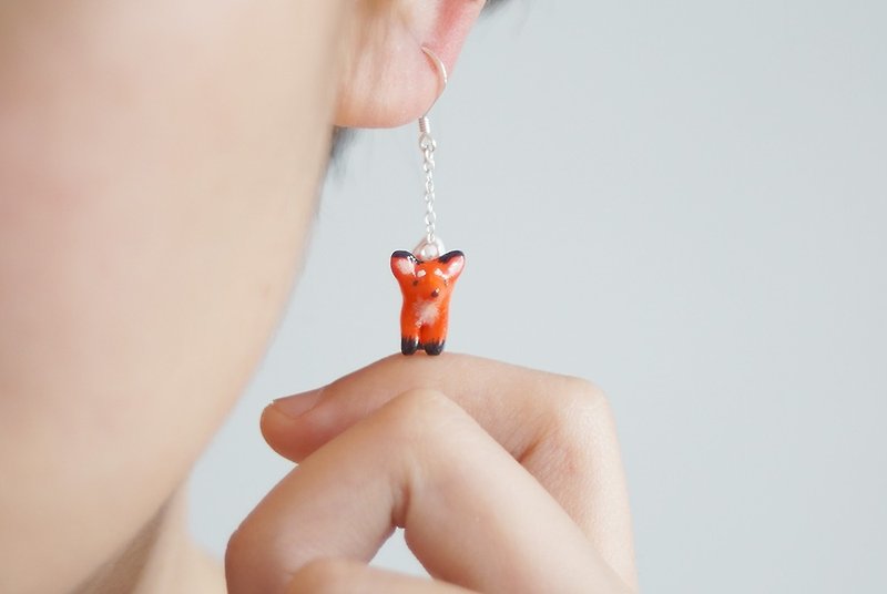 [Horned forest] animal fox unilateral earrings / ear clip - Earrings & Clip-ons - Other Materials 