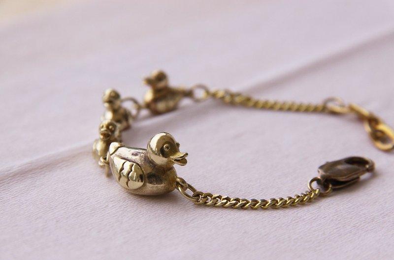 Duck family bracelet by linen. - 手鍊/手鐲 - 其他金屬 