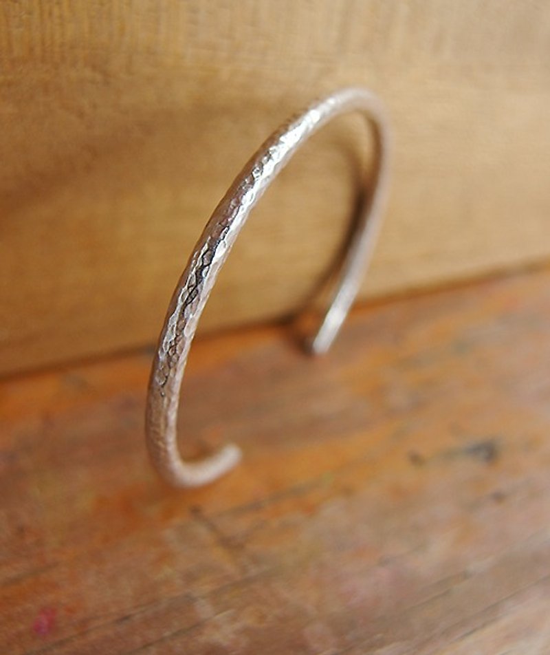 Raindrop 3mm hand forged knock bracelet - Bracelets - Silver Silver
