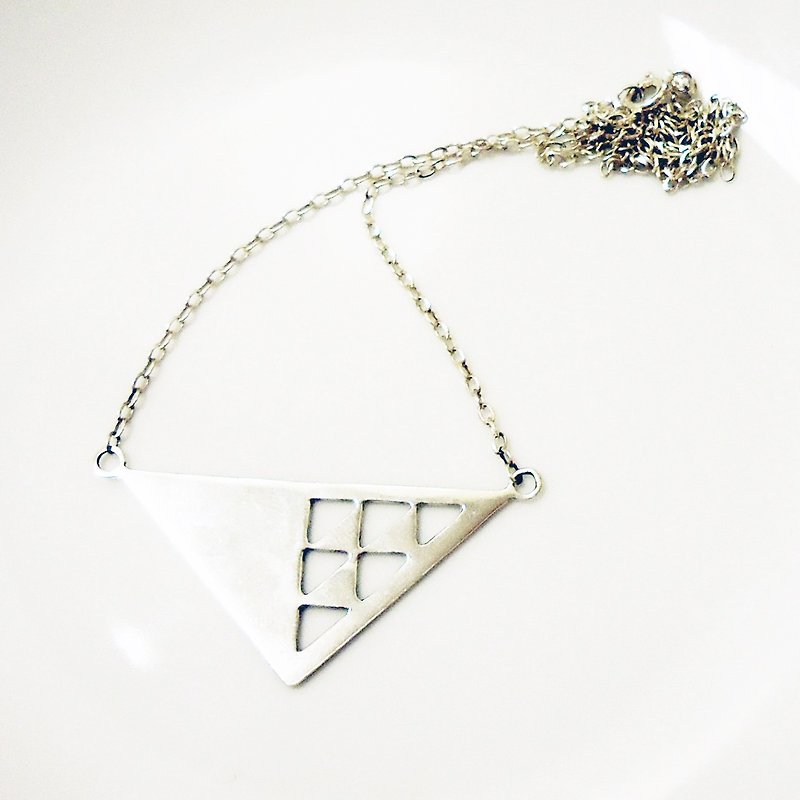 【Triangle I】Triangle shape sterling silver necklace - สร้อยคอ - โลหะ สีเทา