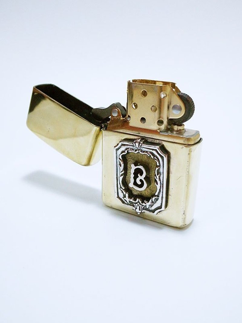 純銀巴洛克字母黃銅Zippo 打火機(男款) - 其他 - 其他金屬 金色