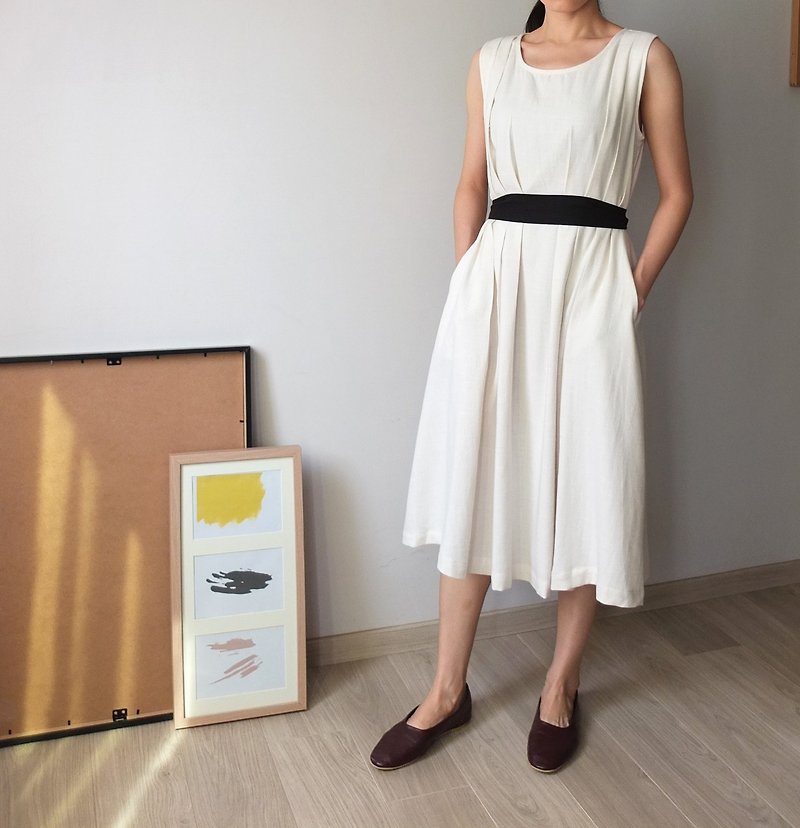 Off-white linen sleeveless dress folds - One Piece Dresses - Other Materials 