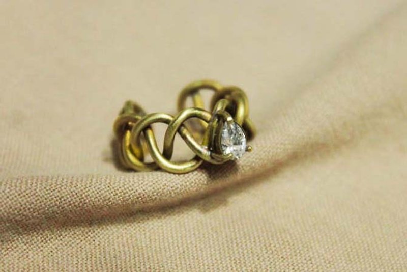 Ohappy典雅系列｜鋯石編織黃銅戒指 - 戒指 - 其他金屬 金色