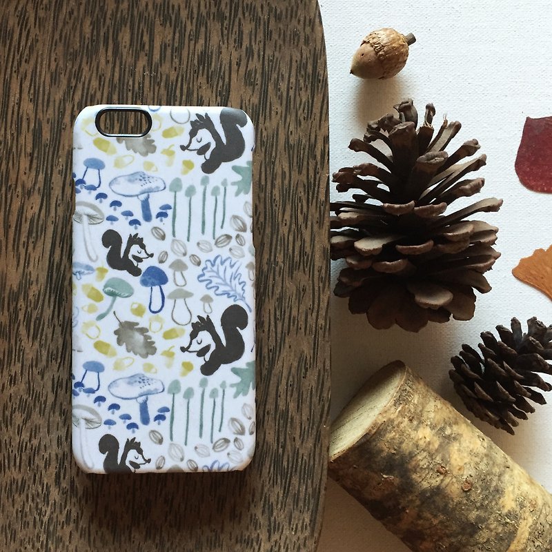 森林系女孩的松鼠手機殼 蘑菇松果橡實 可客製化手機殼 - 手機殼/手機套 - 塑膠 卡其色