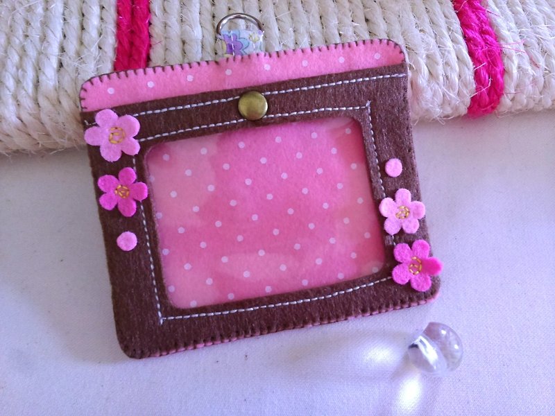 Identification card holder. Leisure card holder. Non-woven fabric ~ flowers - Other - Other Materials Multicolor