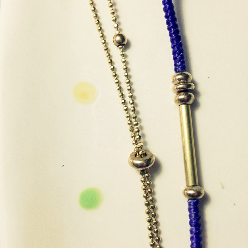 Rhapsody Mix series. Wax hand for Bronze wire bracelet. Sugar Nok - สร้อยข้อมือ - ทองแดงทองเหลือง สีน้ำเงิน