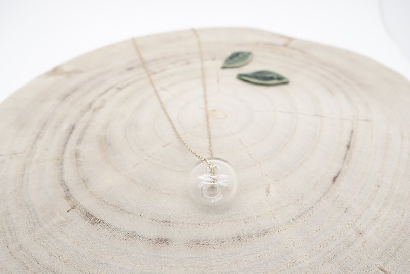 Simple transparent glass beads 14K gold bubble necklace _ Doughnut - Necklaces - Other Materials White