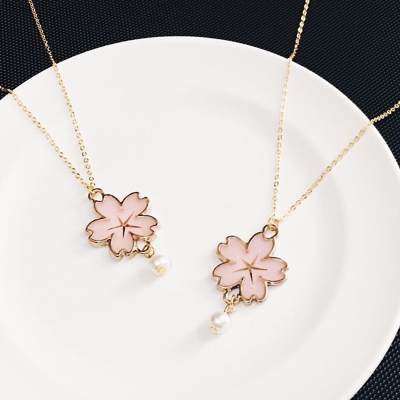 Reverie Jewellery - 限量版手繪櫻花珍珠項鍊 - 項鍊 - 其他金屬 粉紅色