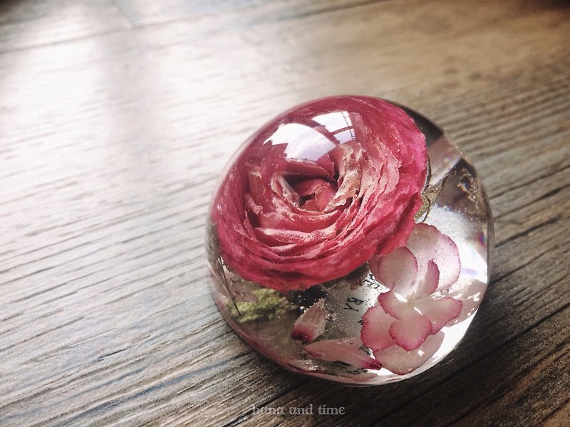 Dried flowers with Handwriting Decoration / Paper weight / Hemispheric Paper weight / Rose - Plants - Other Materials 