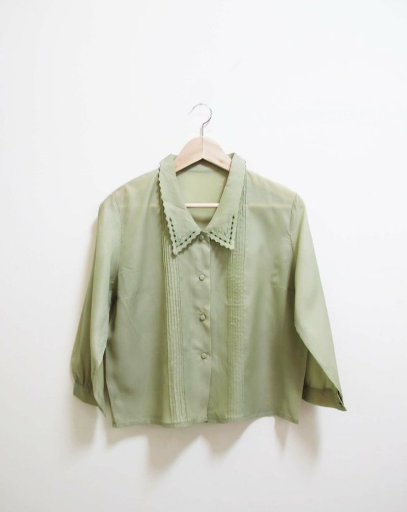 【Wahr】綠色簍空領口長袖襯衫 - 女襯衫 - 其他材質 綠色