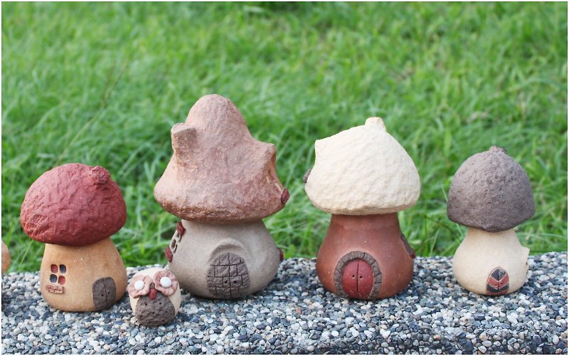 【蘑菇村 Mushroom Village】超質感陶手作蘑菇大屋,4款/組/特價 - 花瓶/花器 - 陶 橘色
