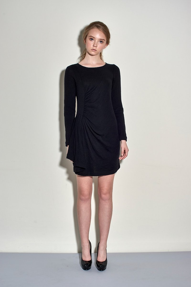 經典美麗諾羊毛針織垂墜針織洋裝(專為嬌小女性設計) - 連身裙 - 羊毛 黑色