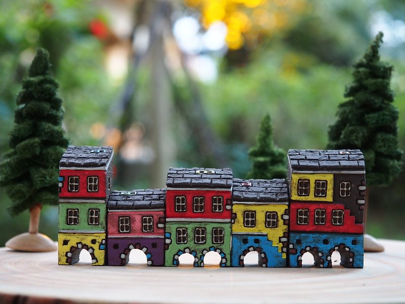 [Colorful Village] Hand-painted fairy tale small pottery house / 5 rooms co-purchase/order-to-order - Items for Display - Other Materials 
