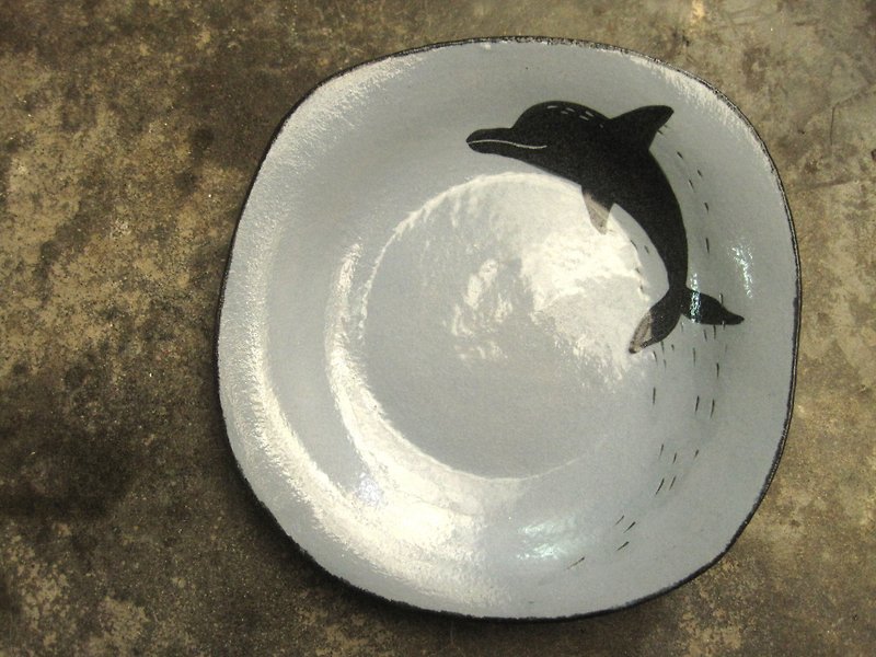 DoDo Handmade Whispers. Animal Silhouette Series-Dolphin Square Plate (Gray Blue) - จานและถาด - ดินเผา สีน้ำเงิน