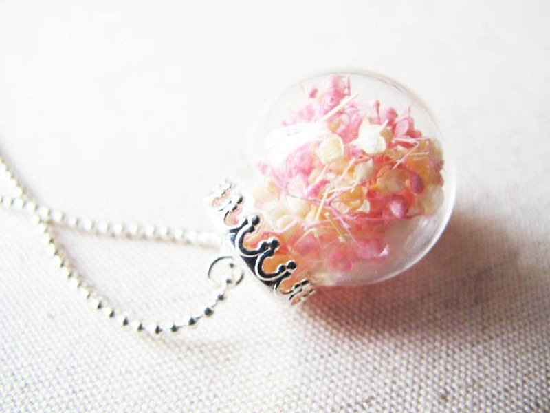 * Rosy Garden * strawberry milk glass ball necklace stars - Necklaces - Glass Pink