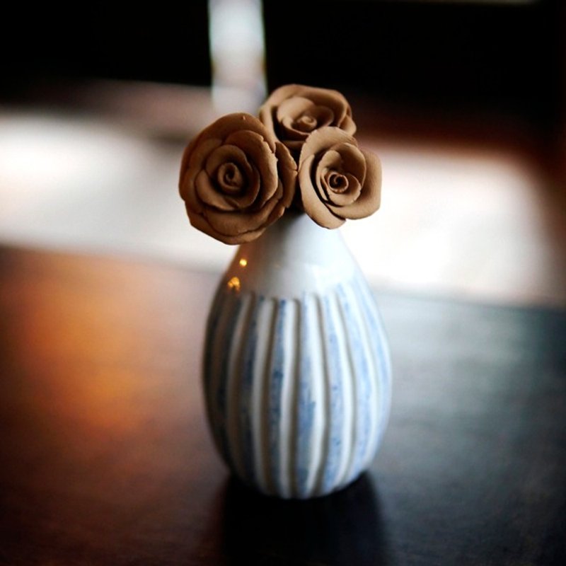 擴香-陶器-玫瑰陶罐/Rose Vase-手舞作 - 花瓶/花器 - 其他材質 