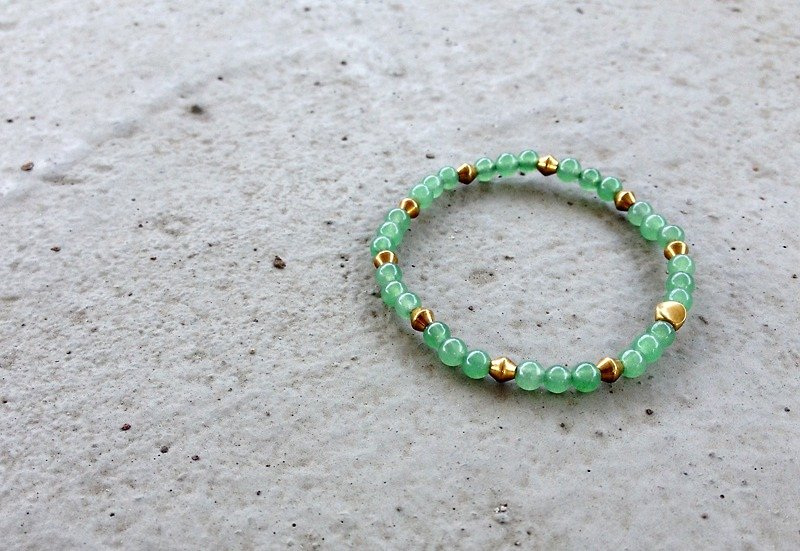V-CIRCLE natural stone / brass bracelet - India Eastern - สร้อยข้อมือ - เครื่องเพชรพลอย สีเขียว