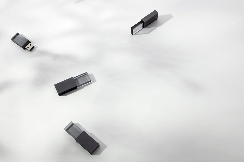 8GB空きメモリ透明度ミニディスク（ピュアブラック） - USBメモリー - 金属 ブラック