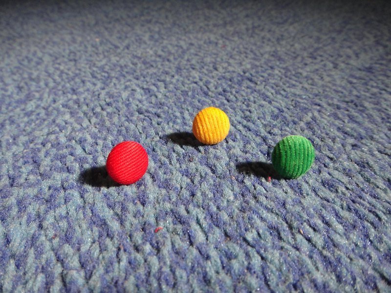 (C) _ red, yellow, green cloth button earrings C22BT / UZ51Z52Z53 - ต่างหู - ผ้าฝ้าย/ผ้าลินิน 