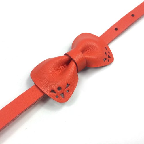 Zemoneni Leather pet collar Bow tie with pattern in Red color