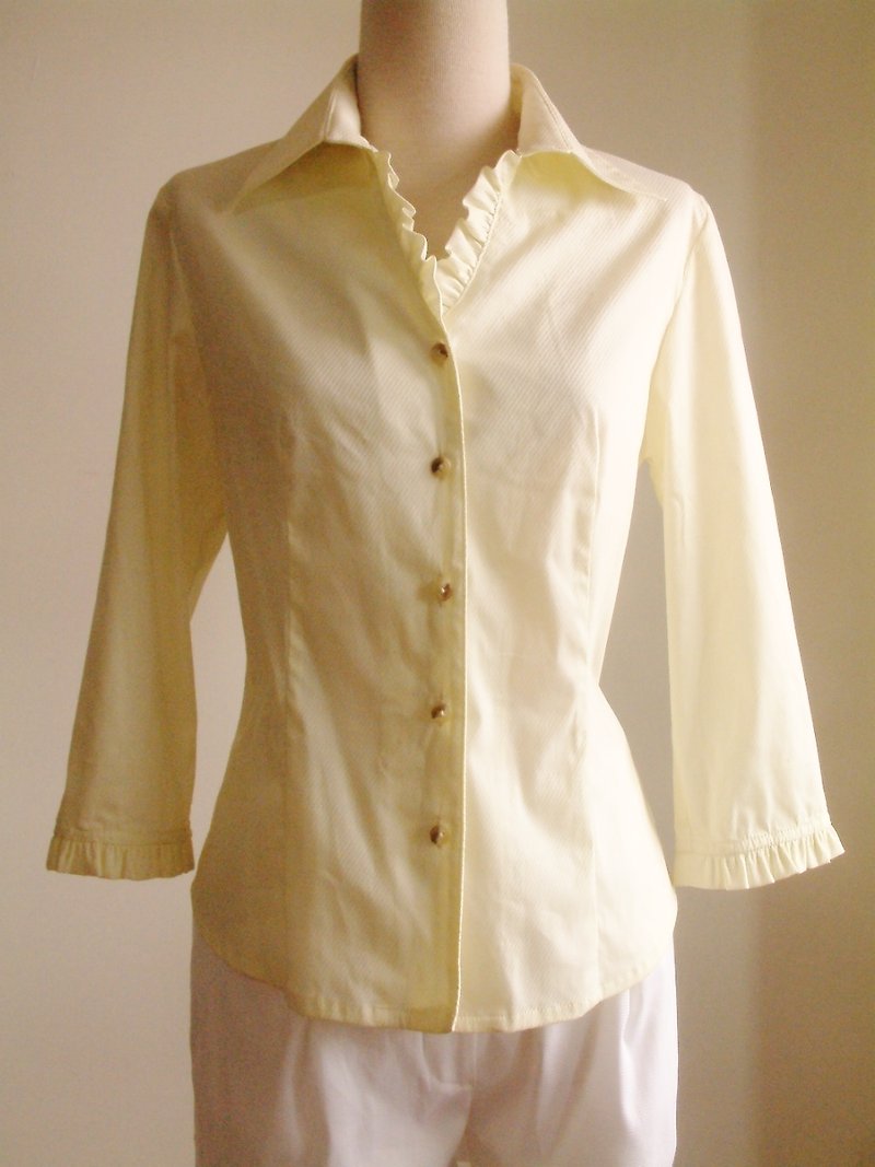 Three-quarter sleeve shirt with small ruffles-goose yellow - เสื้อเชิ้ตผู้หญิง - วัสดุอื่นๆ สีเหลือง