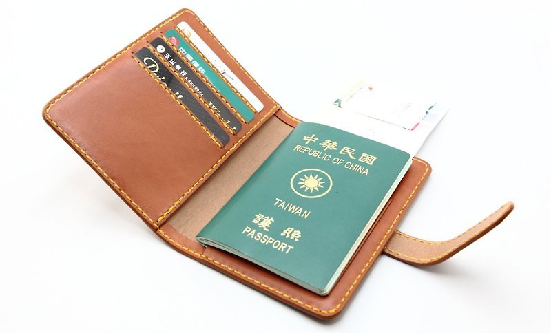 The Simple Life-PASSPORT CASE passport holder - ที่เก็บพาสปอร์ต - หนังแท้ สีทอง