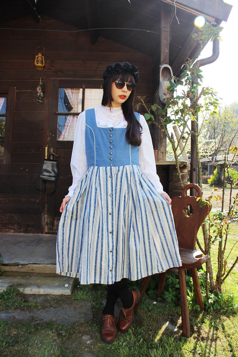 F911 [Austria made bids] (Vintage) blue stitching striped cotton vest dress (traditional Austrian Dirndl) - ชุดเดรส - วัสดุอื่นๆ สีน้ำเงิน