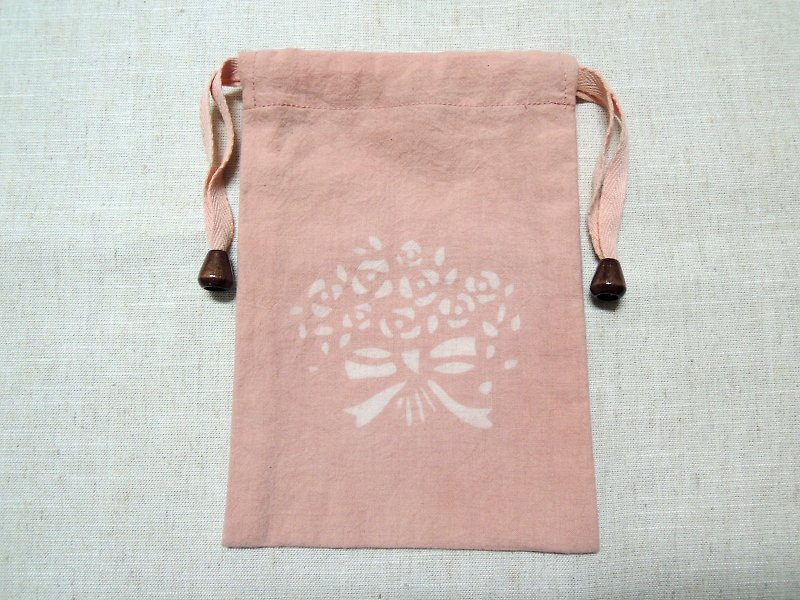 茜草根植物染粉紅色束口袋(捧花款) 客製品 - 化妝袋/收納袋 - 棉．麻 粉紅色