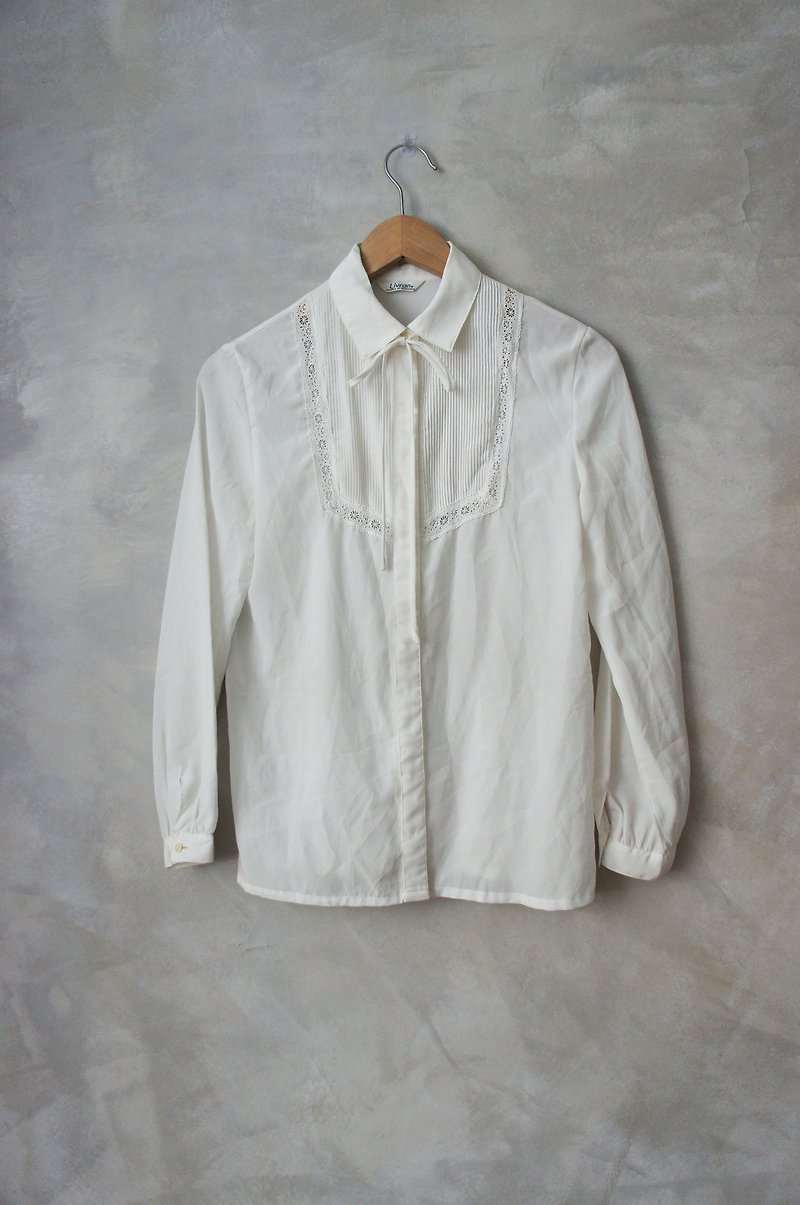 PdB 古著 古典百褶與蕾絲繡邊 日本製雪紡質上衣 - 女襯衫 - 其他材質 白色