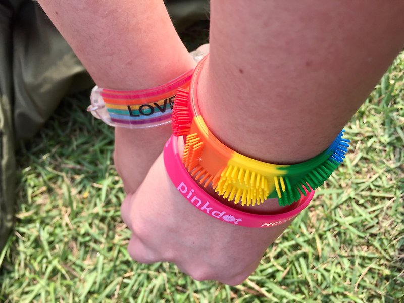 Ranibow LOVE Slap Bracelet - Bracelets - Silicone Multicolor