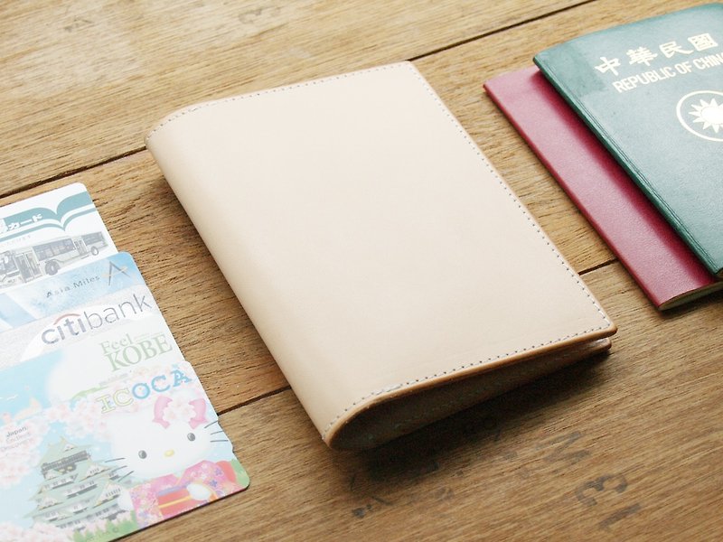 Simple Original 手工真皮護照夾/護照套(客製刻印英文名/禮盒裝) - 護照套 - 真皮 咖啡色