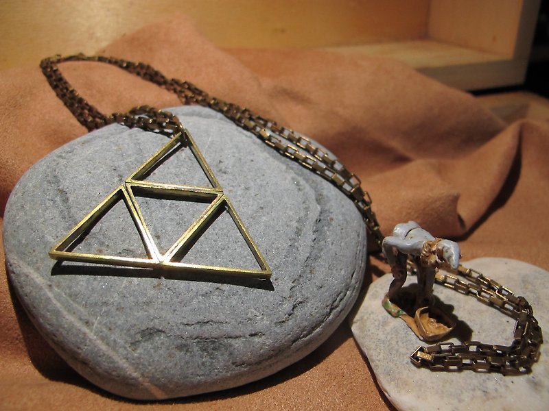 Triangle 2 / Bronze hand Necklace (long training) - Other - Other Metals 