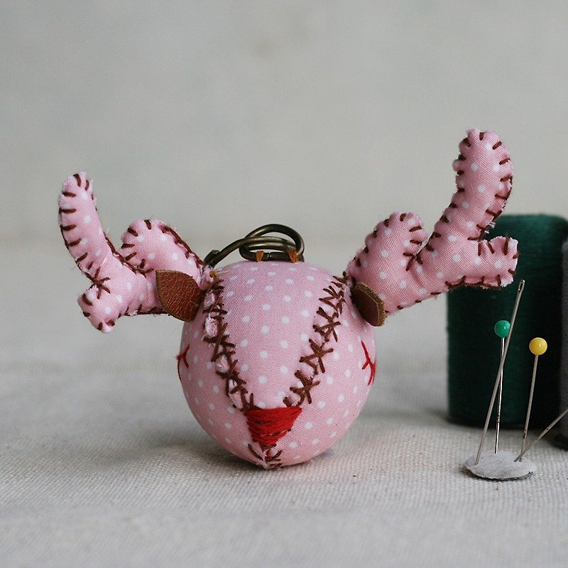 [Fabric Perfection] Little Elk Hand-sewn Charm/Key Ring_Strawberry Milkshake_Smile Eye - Keychains - Other Materials Pink
