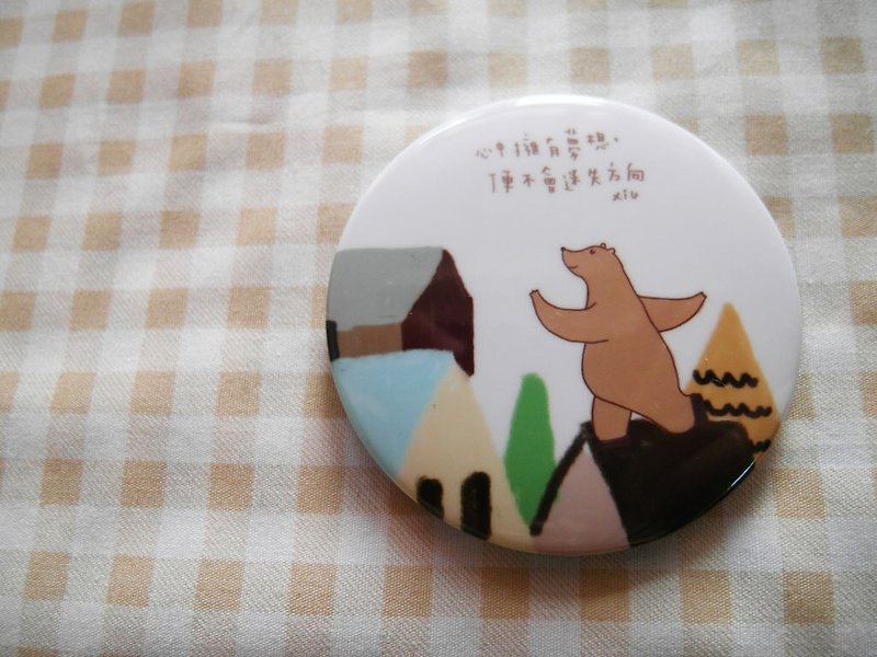 Raccoon / Dream / - 5.8cm badge - เข็มกลัด/พิน - พลาสติก สีเหลือง