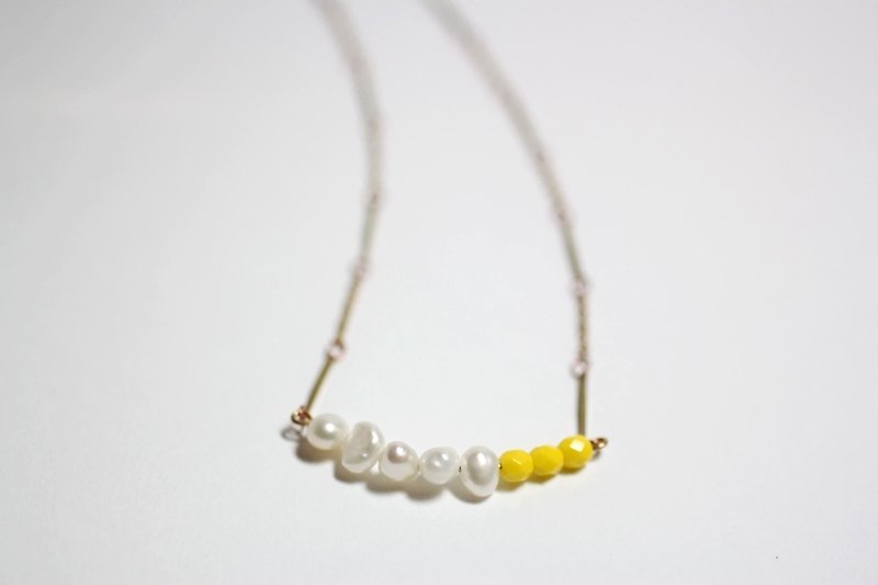 玉米粒與爆米花 鵝黃色珍珠天然石項鍊 鎖骨鍊 - 鎖骨鍊 - 其他材質 黃色