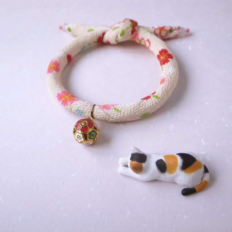 日本犬貓和布頸圈 項圈(單結式)--米白+梅圓鈴 - 項圈/牽繩 - 絲．絹 白色