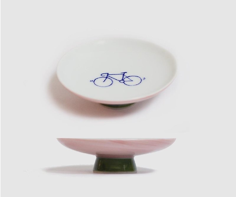 サイクリング春を行く（ピンク/グリーン） - 小皿 - 磁器 ホワイト