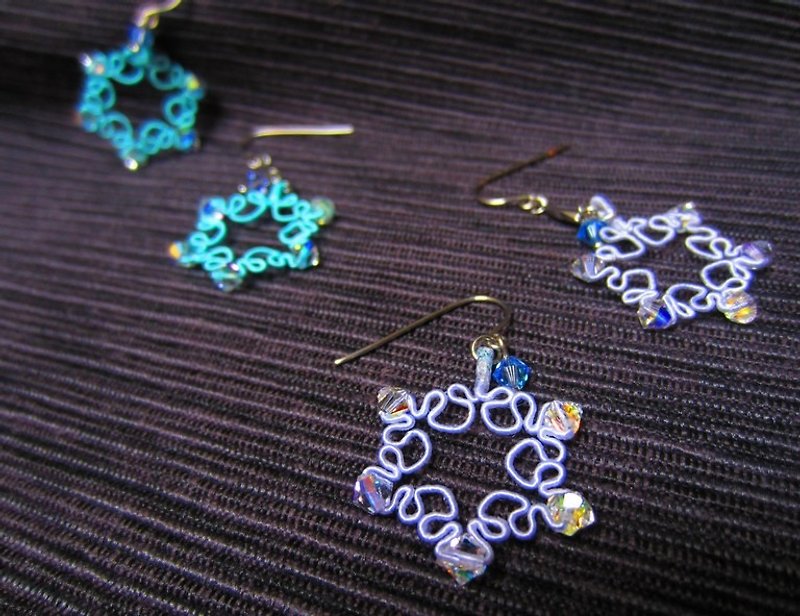 Fengcai ~ "Fan Fei ~ Four Seasons Suite "Winter"" ~ Flower Earrings - Earrings & Clip-ons - Other Materials White