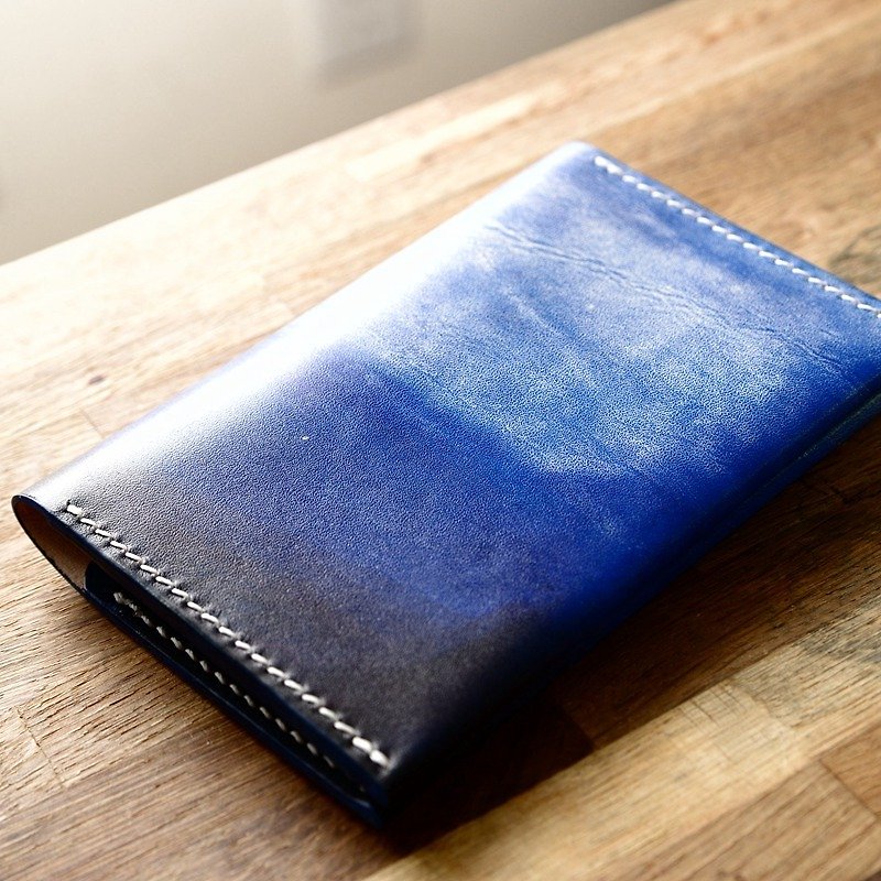 Cans hand-made handmade imported sky blue vegetable tanned leather cowhide leather passport holder passport holder passport book - Passport Holders & Cases - Genuine Leather Blue