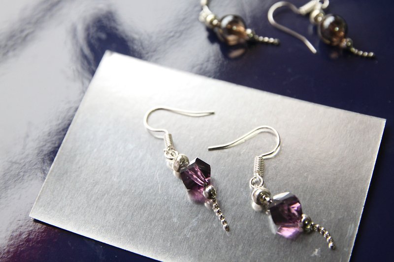 Purple Czech glass bead earrings - ต่างหู - แก้ว สีม่วง