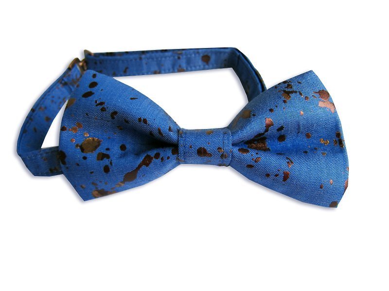 Blue Rhapsody_Bow Tie - เนคไท/ที่หนีบเนคไท - ผ้าฝ้าย/ผ้าลินิน สีน้ำเงิน