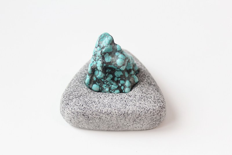 Turquoise stone planted SHIZAI ▲ ore (with base) ▲ - Items for Display - Clay Green