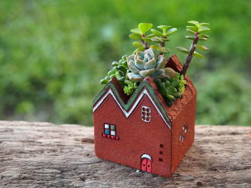 Garden Cottage Garden] [hand-made pottery - Cute little slant attic garden (S) / rock red / Ceramic House - ตกแต่งต้นไม้ - วัสดุอื่นๆ 