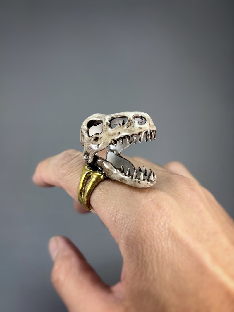 Realistic Look Enamel T-Rex Dinosaur Skull Ring. Jurassic Ring. 4 Colourways. - 戒指 - 其他金屬 