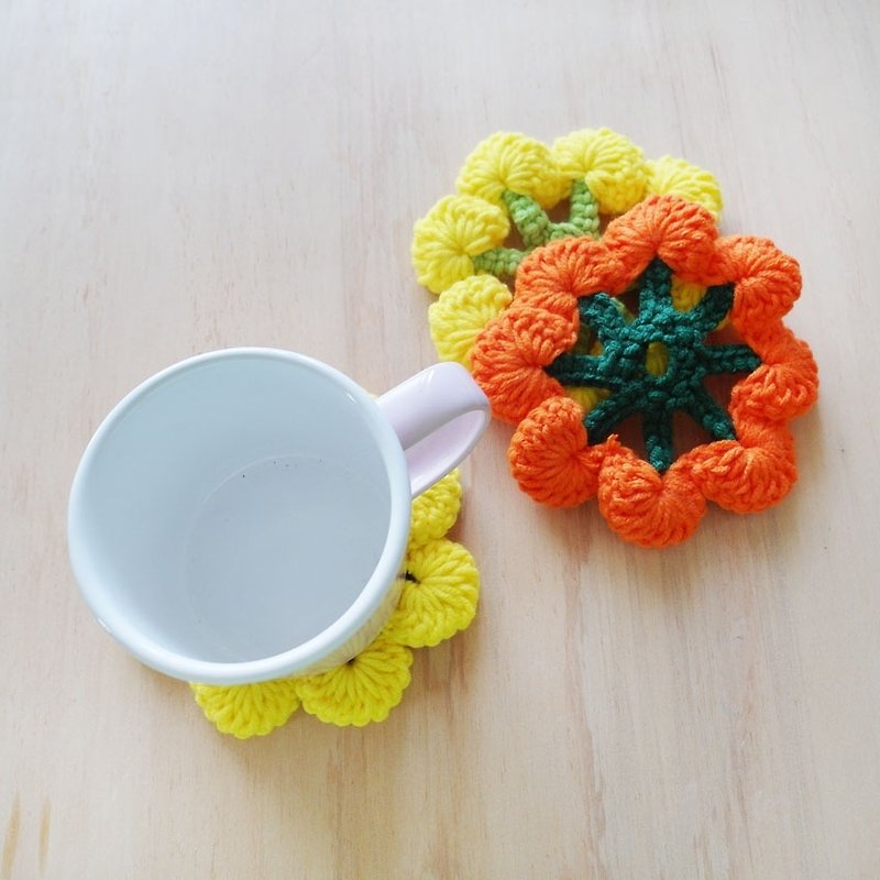 Cha mimi. Handmade groceries. Retro Nordic small crocheted lace coasters - ที่รองแก้ว - วัสดุอื่นๆ สีเหลือง