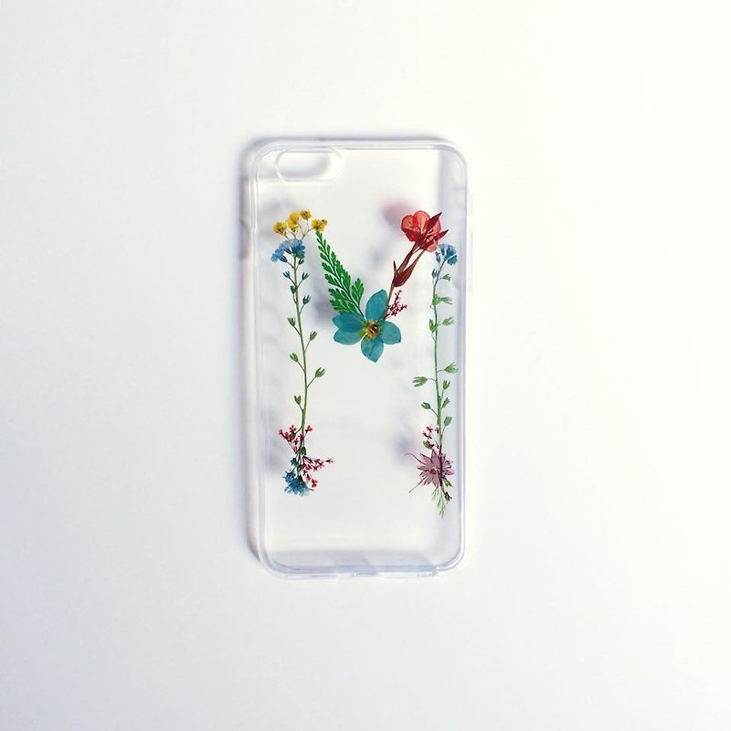 M for Matt :: initial pressed flower phonecase - Plants & Floral Arrangement - Plants & Flowers Multicolor